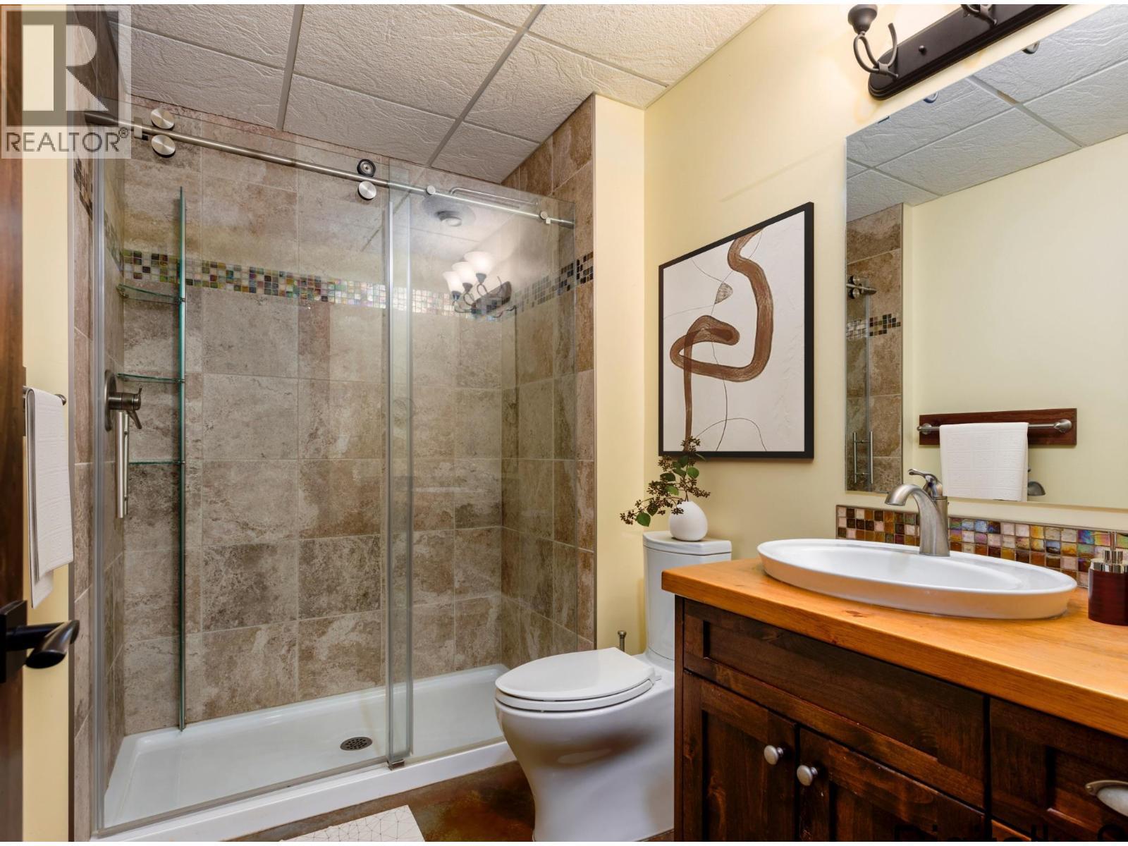 2600 Wycliffe Park Road, Cranbrook, BC - Indoor Photo Showing Bathroom