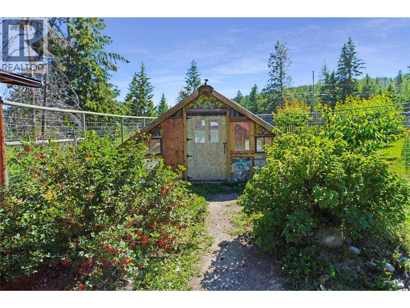 2600 Wycliffe Park Road, Cranbrook, BC - Outdoor