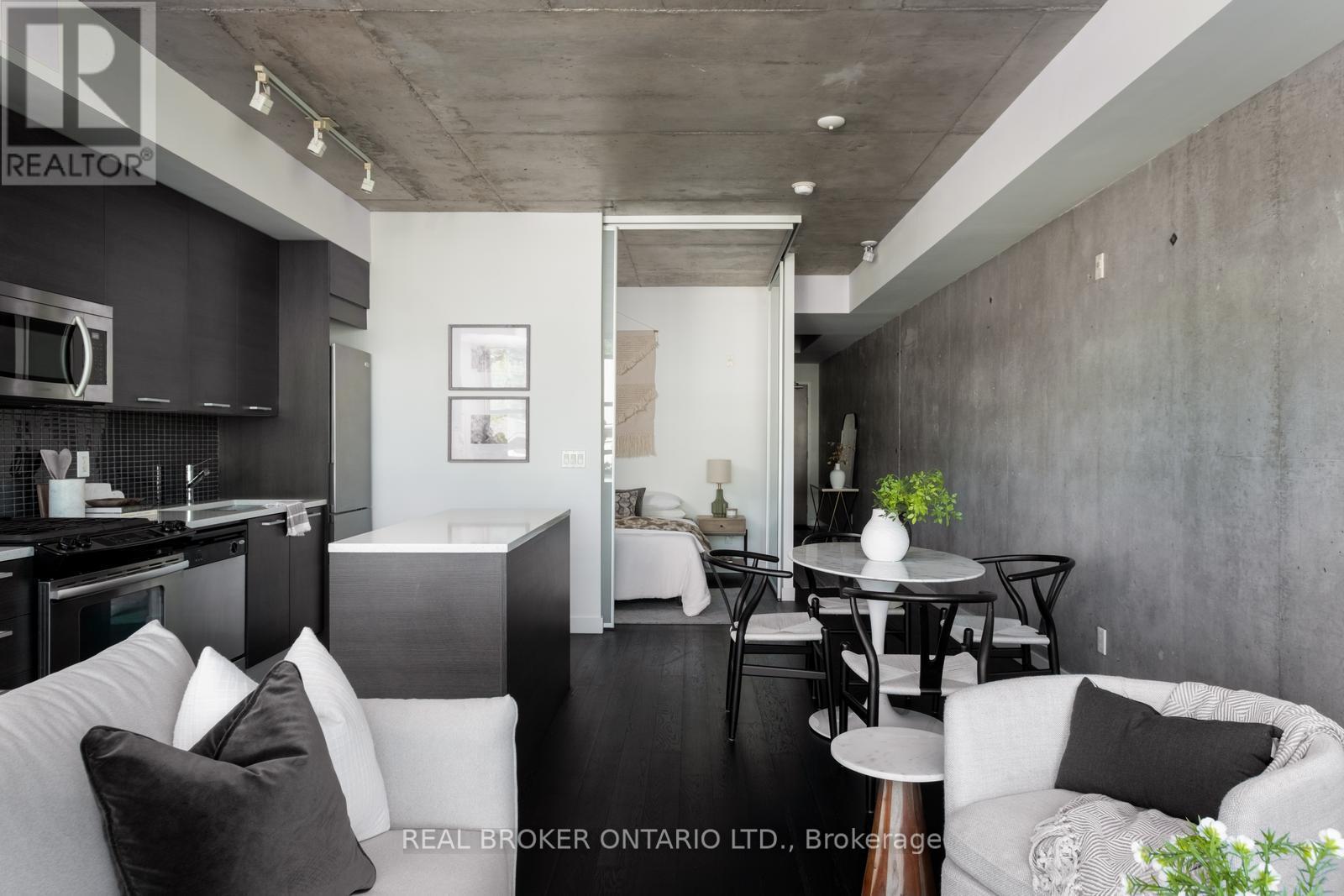 202 - 90 Broadview Avenue, Toronto, ON - Indoor