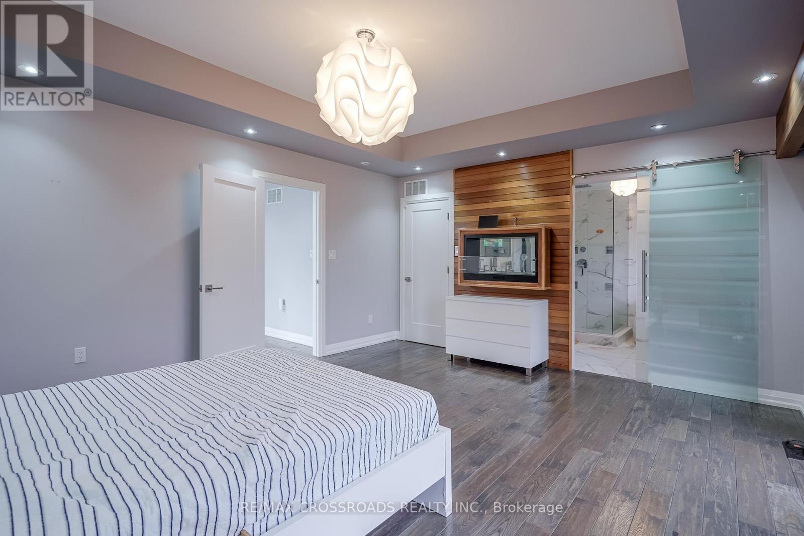 1A Roblin Avenue, Toronto, ON - Indoor Photo Showing Bedroom