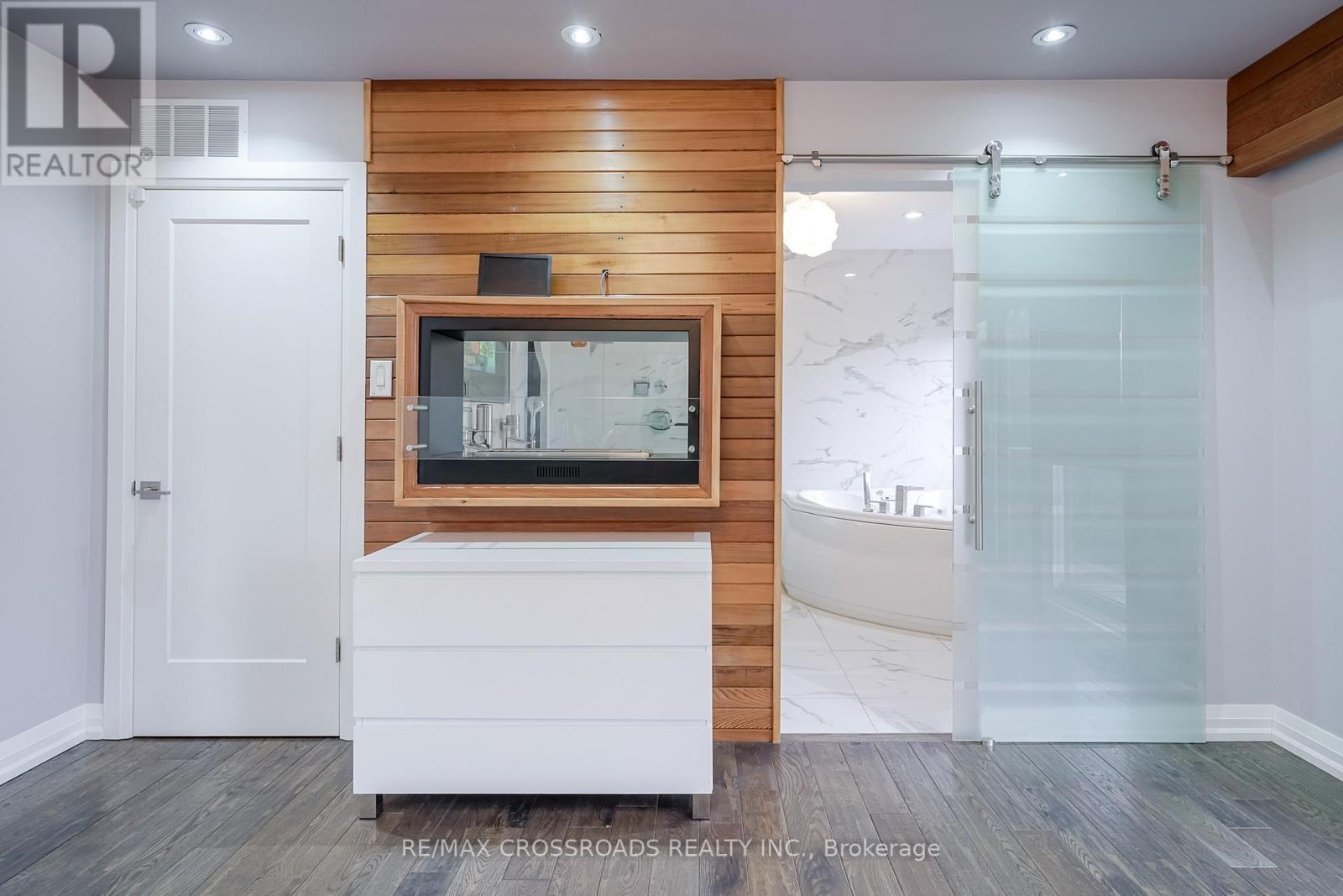 1A Roblin Avenue, Toronto, ON - Indoor Photo Showing Other Room