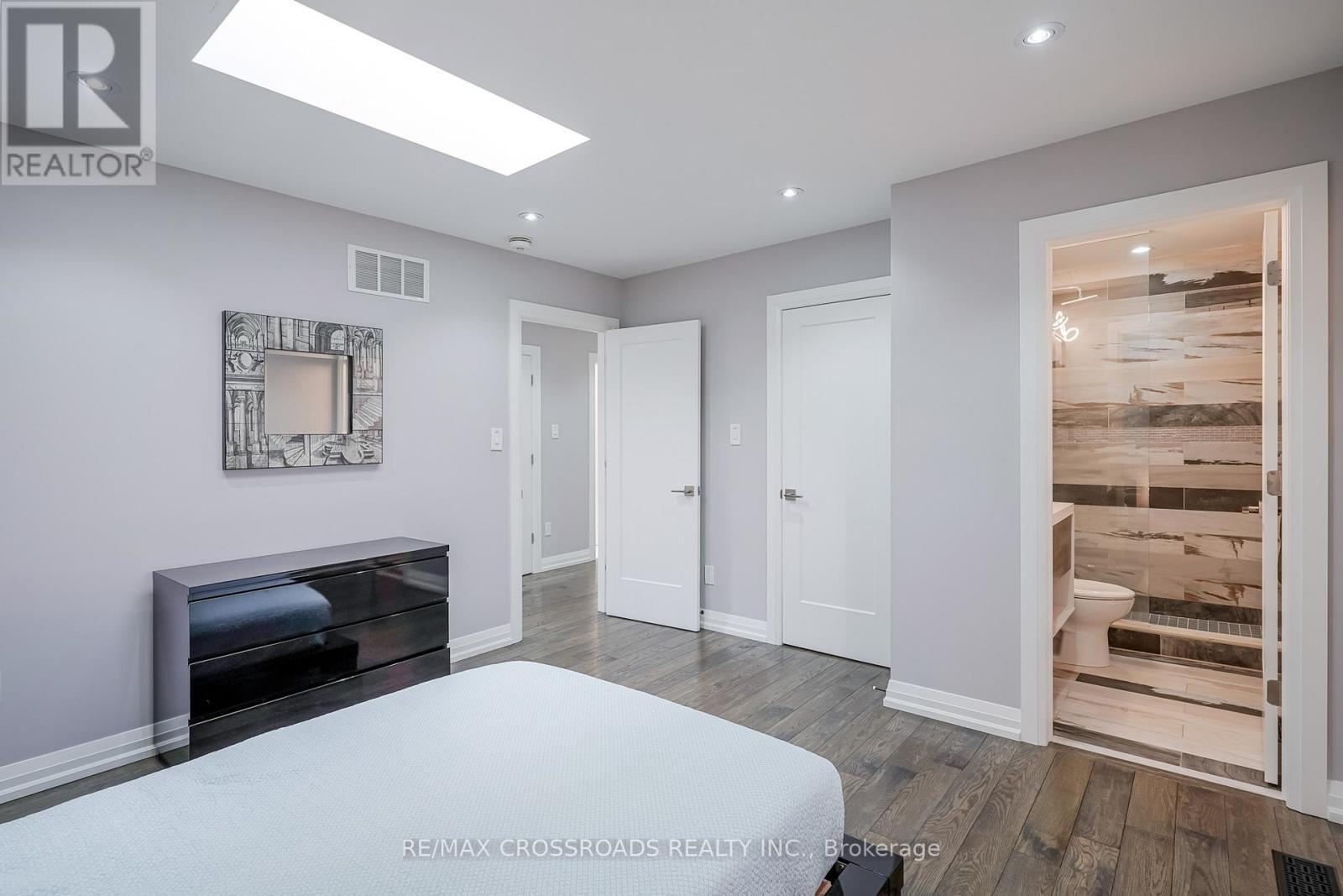 1A Roblin Avenue, Toronto, ON - Indoor Photo Showing Bedroom