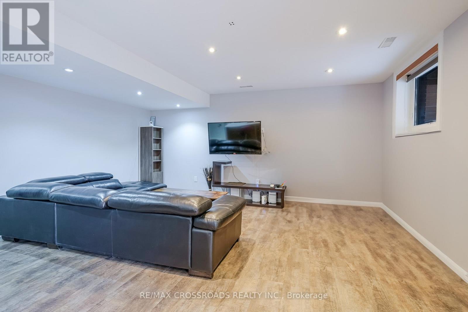 1A Roblin Avenue, Toronto, ON - Indoor