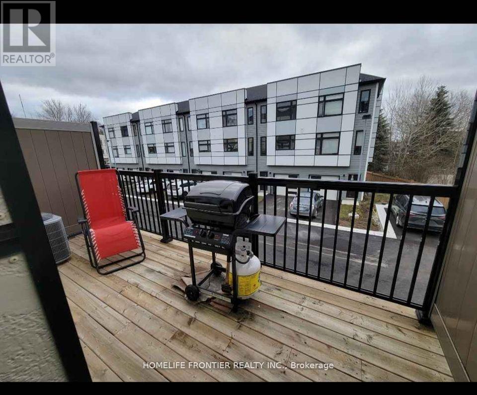 3 Upper - 540 Essa Road, Barrie, ON - Outdoor With Deck Patio Veranda With Exterior