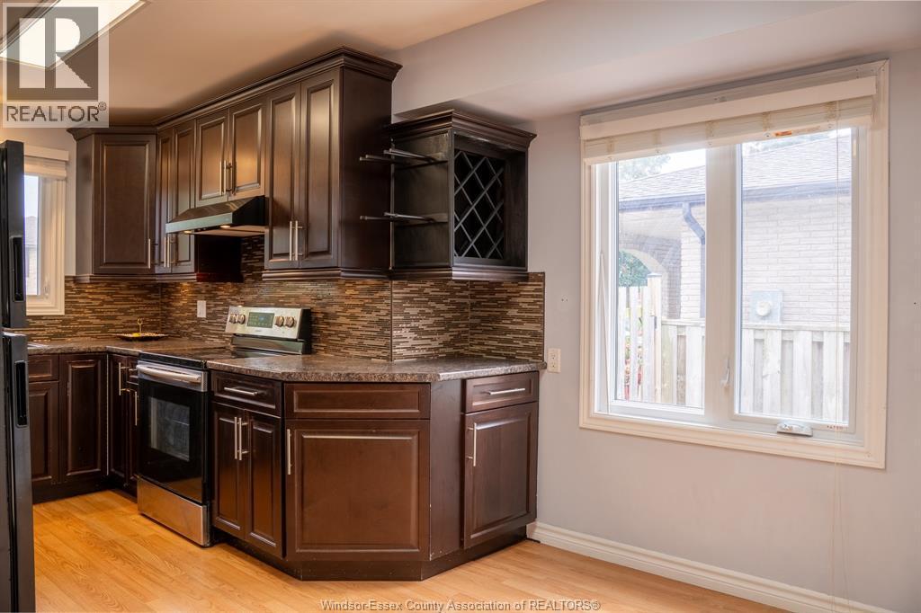 56 Quail Ridge Crescent, London, ON - Indoor Photo Showing Kitchen