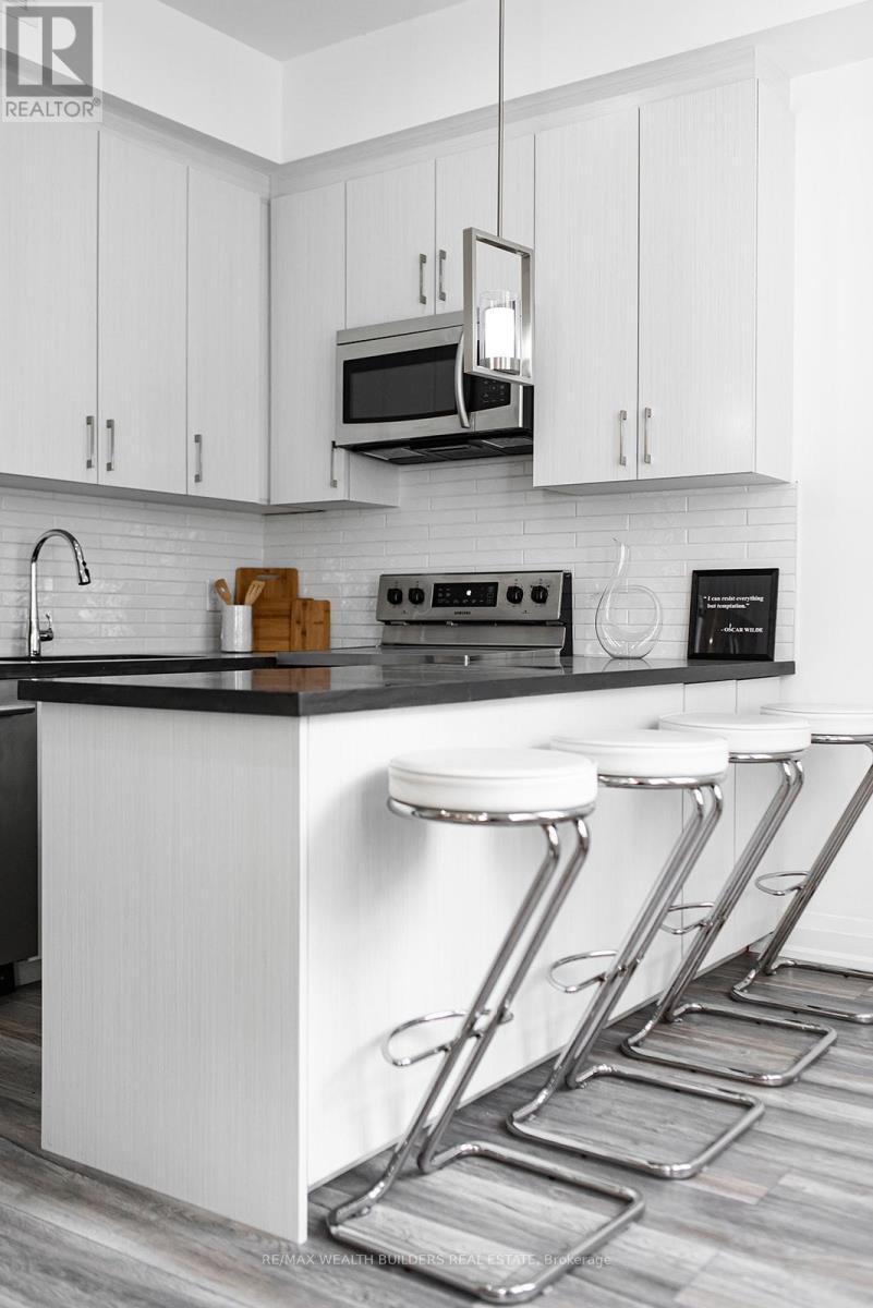 Unit 5 - 217 Jarvis Street, Toronto, ON - Indoor Photo Showing Kitchen
