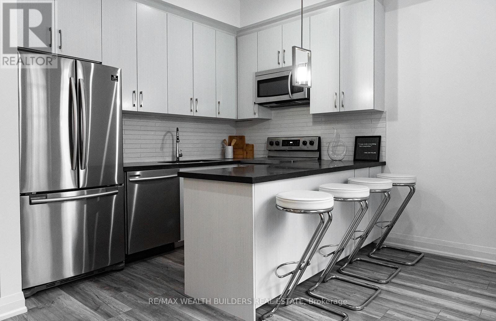 6 - 213 Jarvis Street, Toronto, ON - Indoor Photo Showing Kitchen With Stainless Steel Kitchen With Upgraded Kitchen