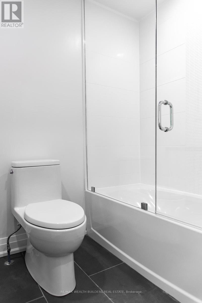 6 - 213 Jarvis Street, Toronto, ON - Indoor Photo Showing Bathroom