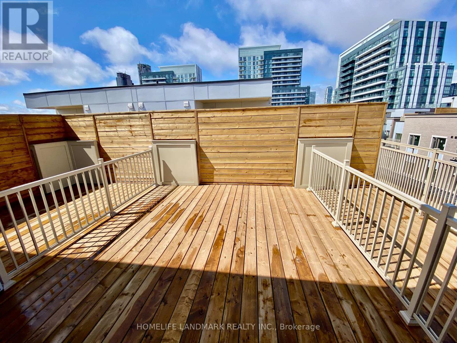 Th223 - 131 Honeycrisp Crescent, Vaughan, ON - Outdoor