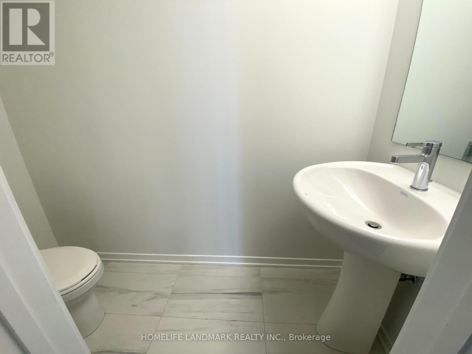 Th223 - 131 Honeycrisp Crescent, Vaughan, ON - Indoor Photo Showing Bathroom