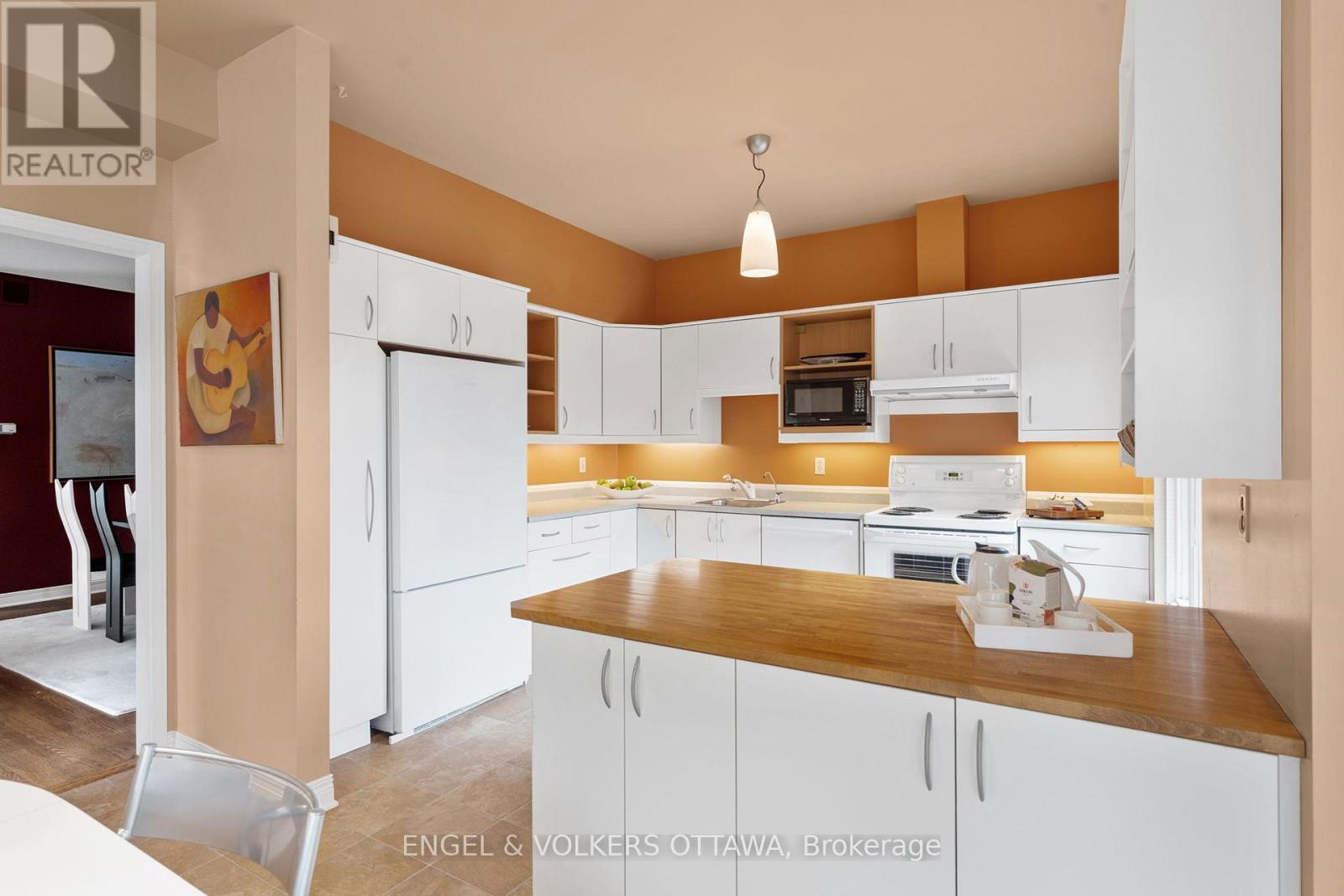 29 Aylmer Avenue, Ottawa, ON - Indoor Photo Showing Kitchen With Double Sink