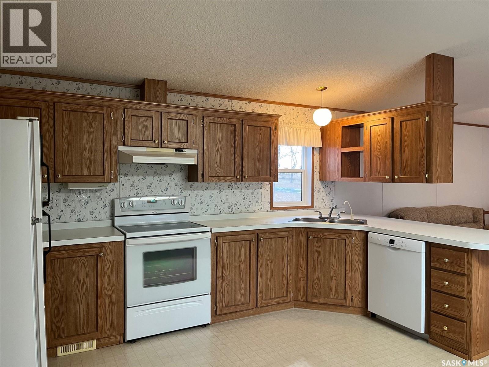 118 2 Avenue E, Lafleche, SK