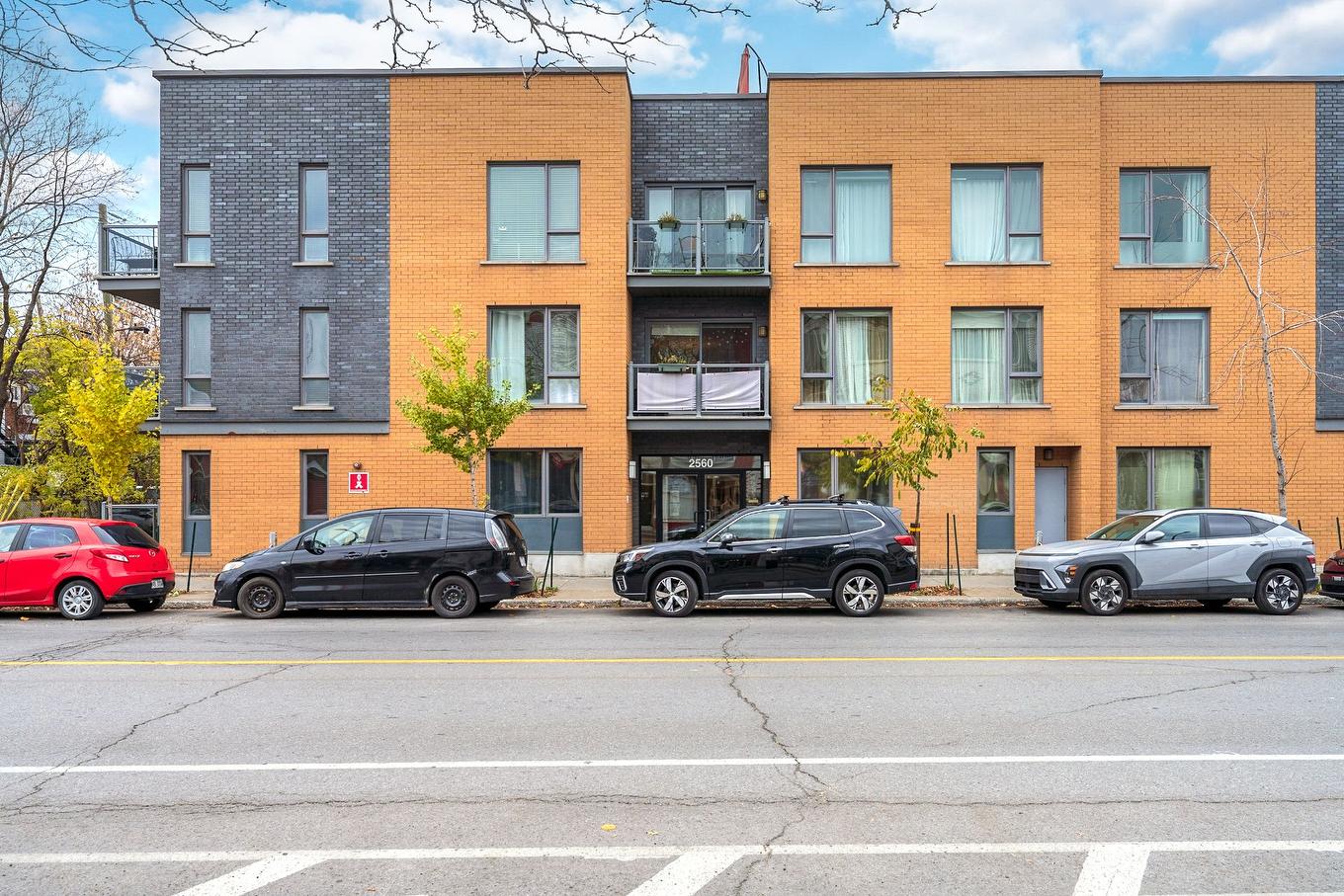 Façade - 303-2560 Rue Bélanger, Montréal (Rosemont/La Petite-Patrie), QC - Outdoor With Balcony With Facade