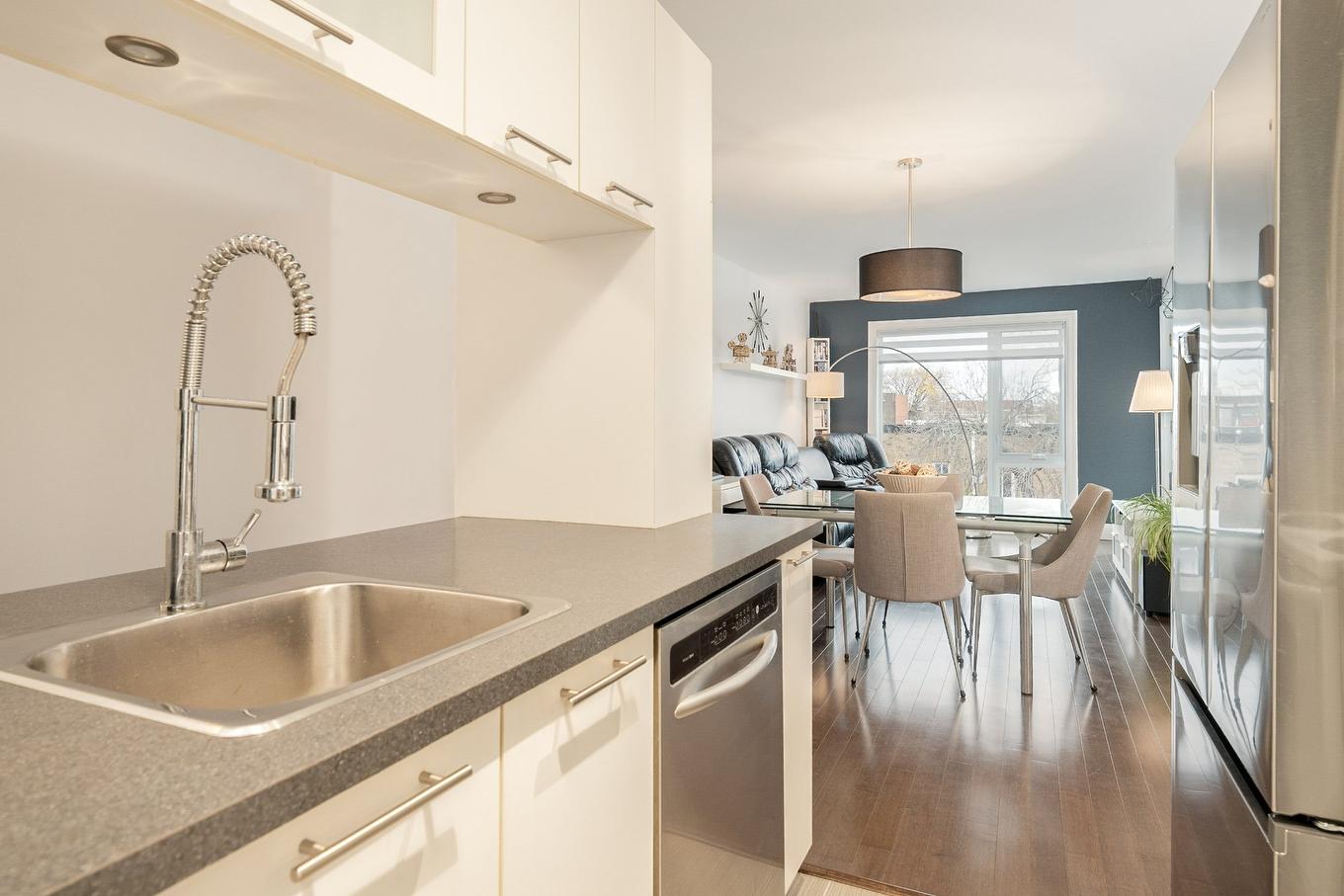 Vue d'ensemble - 303-2560 Rue Bélanger, Montréal (Rosemont/La Petite-Patrie), QC - Indoor Photo Showing Kitchen