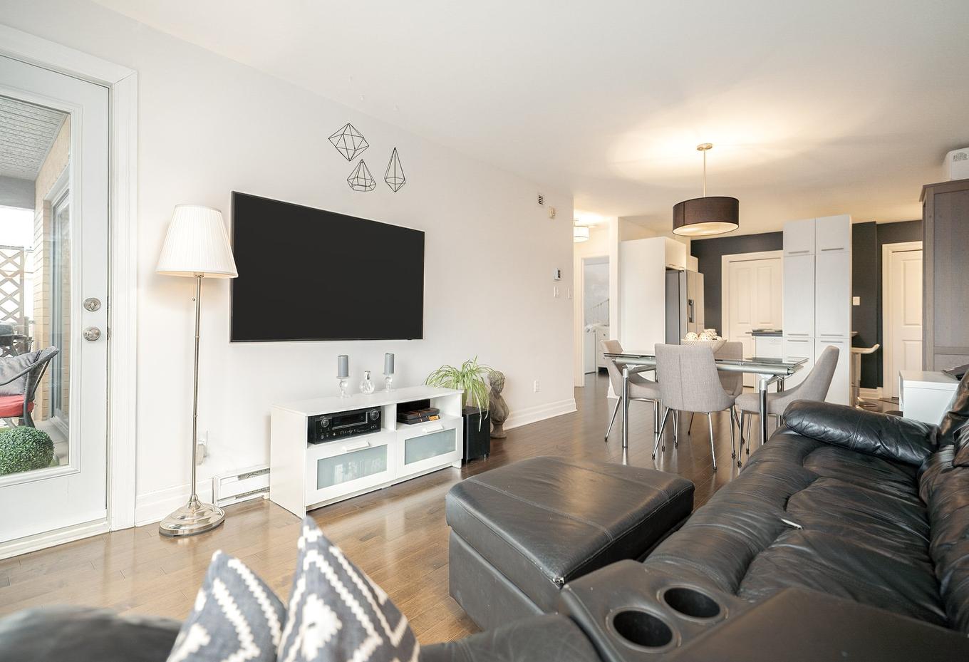 Vue d'ensemble - 303-2560 Rue Bélanger, Montréal (Rosemont/La Petite-Patrie), QC - Indoor Photo Showing Living Room