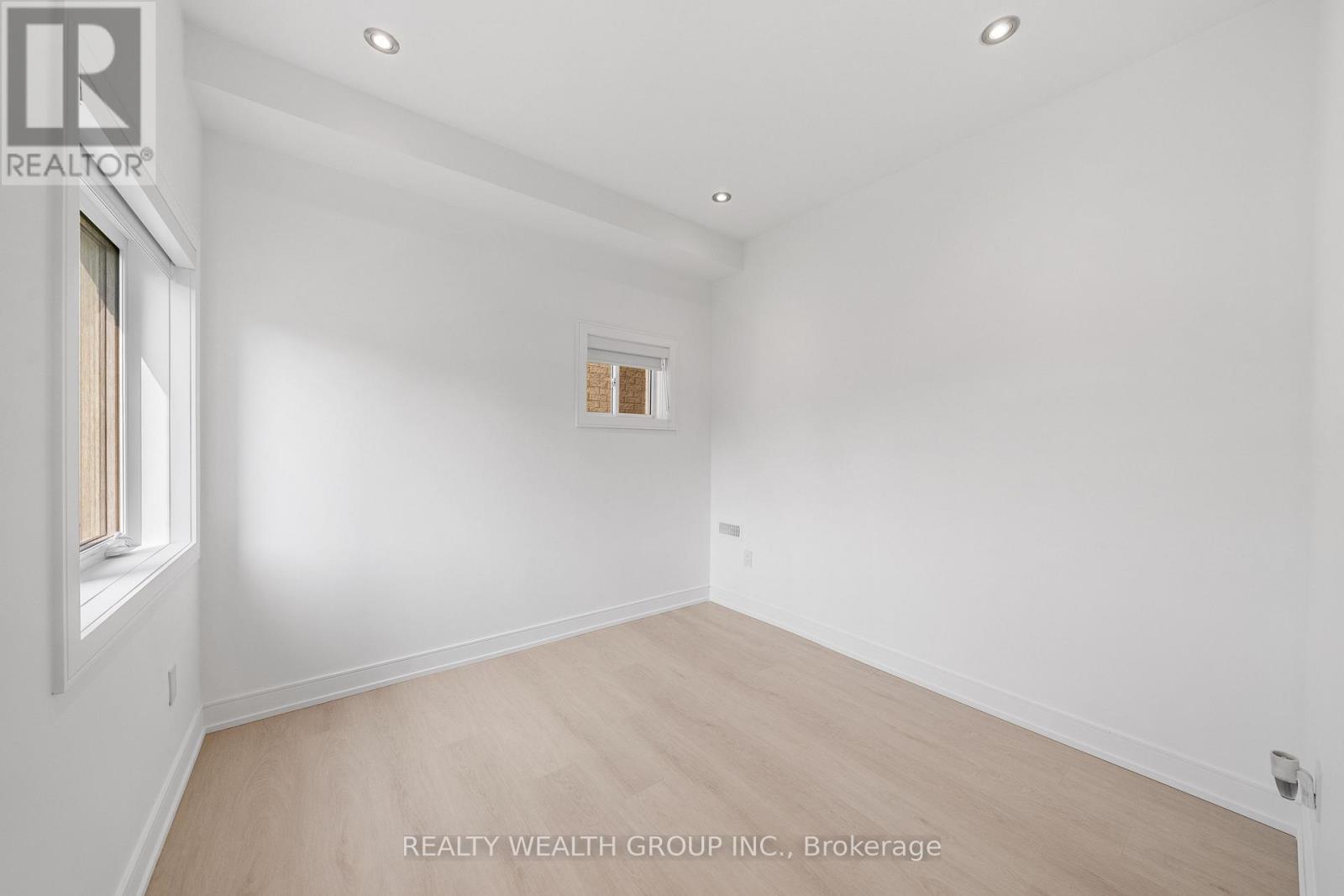 261 Seaview Heights S, East Gwillimbury, ON - Indoor Photo Showing Other Room