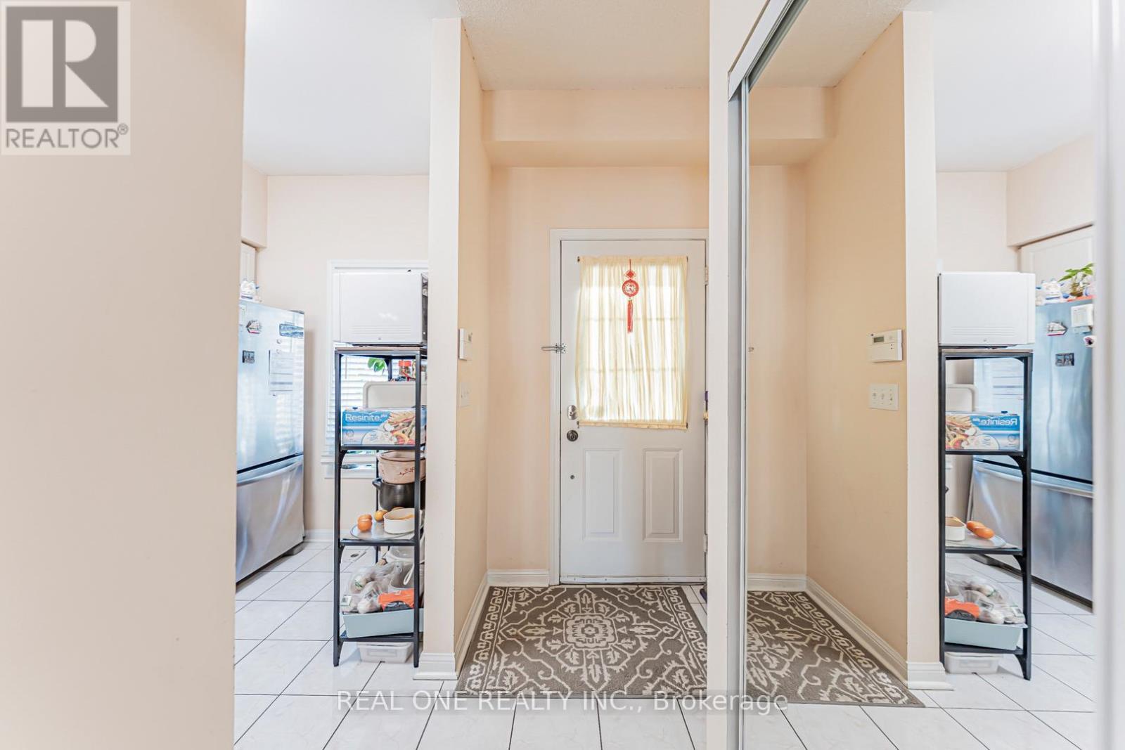 5 - 8 St Moritz Way, Markham, ON - Indoor Photo Showing Other Room