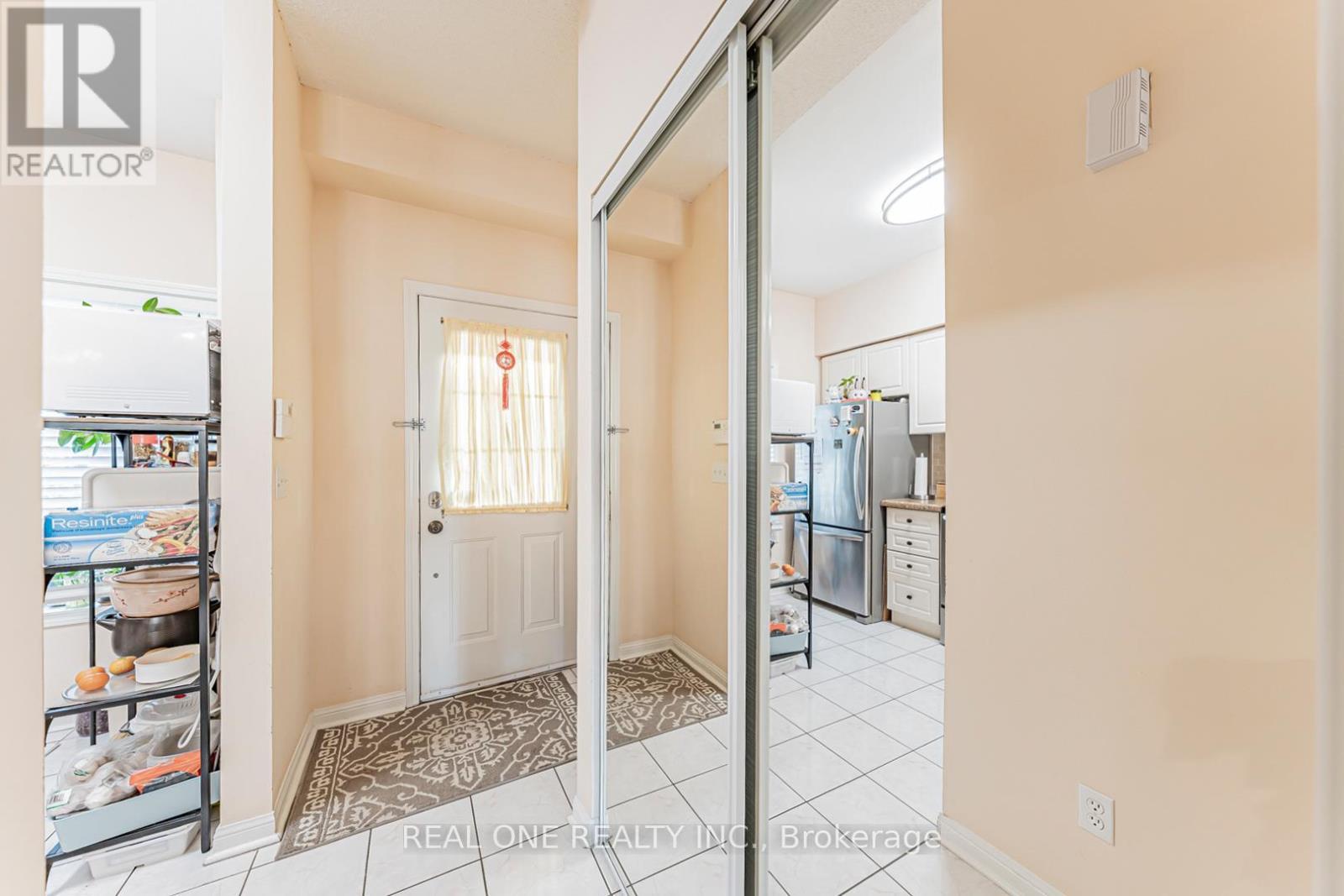 5 - 8 St Moritz Way, Markham, ON - Indoor Photo Showing Other Room