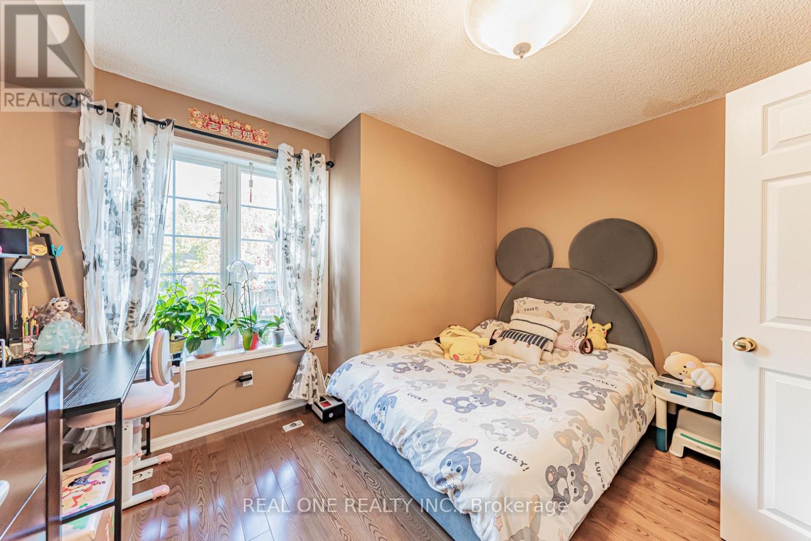 5 - 8 St Moritz Way, Markham, ON - Indoor Photo Showing Bedroom