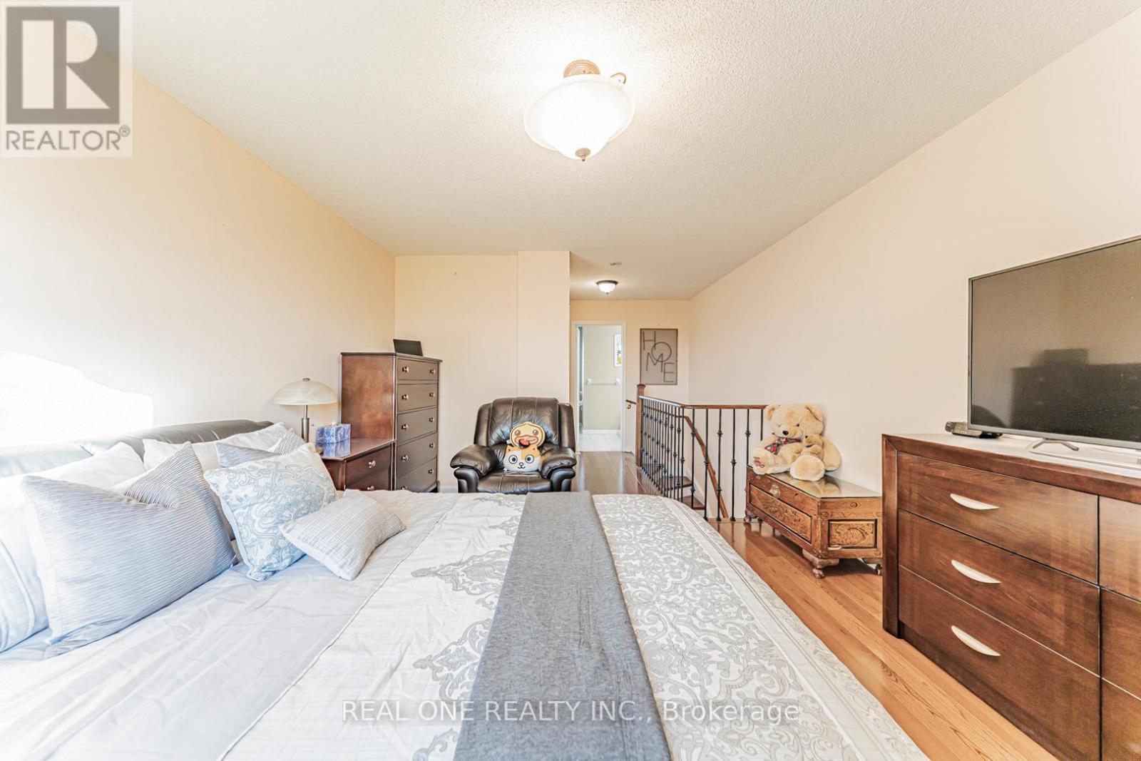 5 - 8 St Moritz Way, Markham, ON - Indoor Photo Showing Bedroom