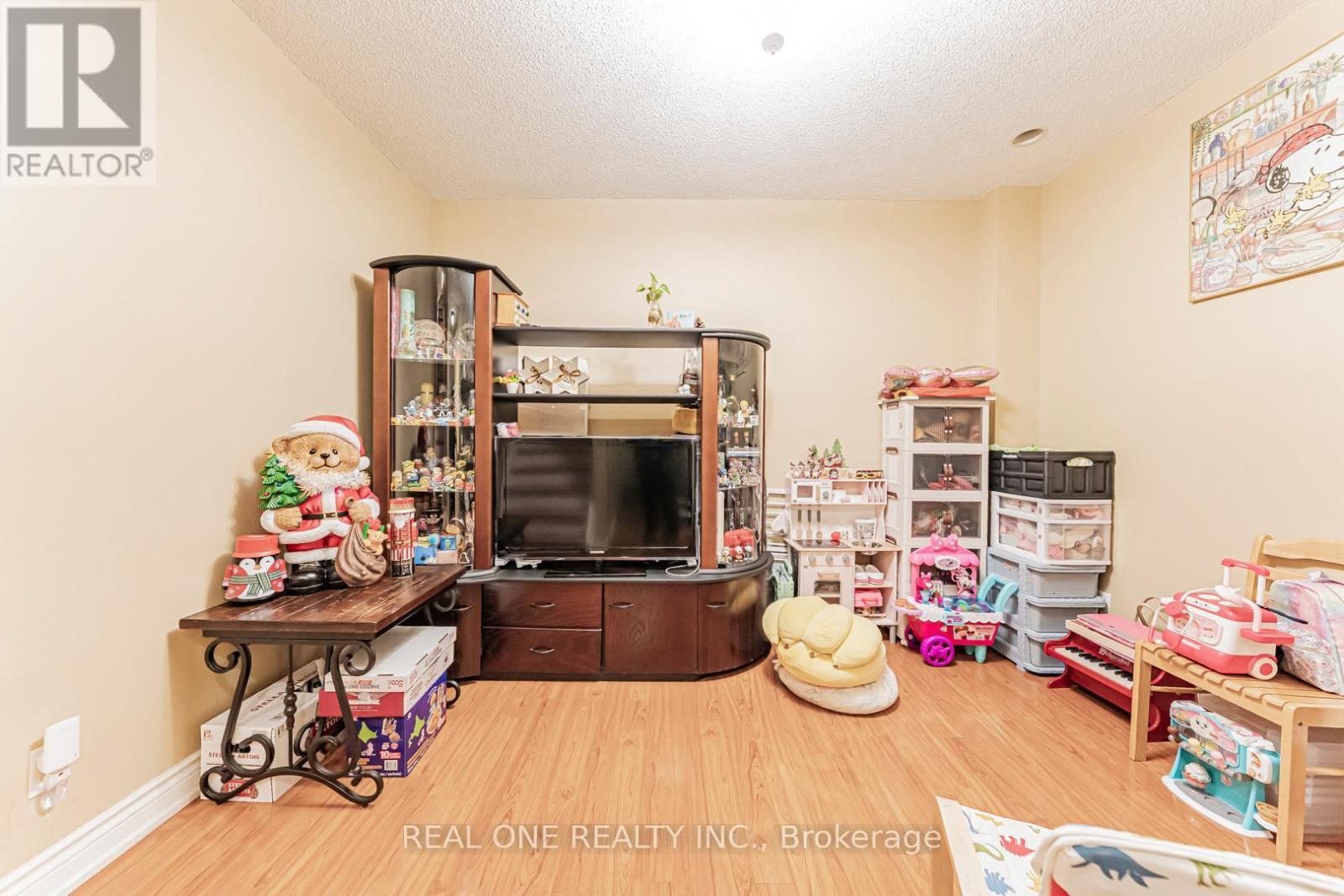 5 - 8 St Moritz Way, Markham, ON - Indoor