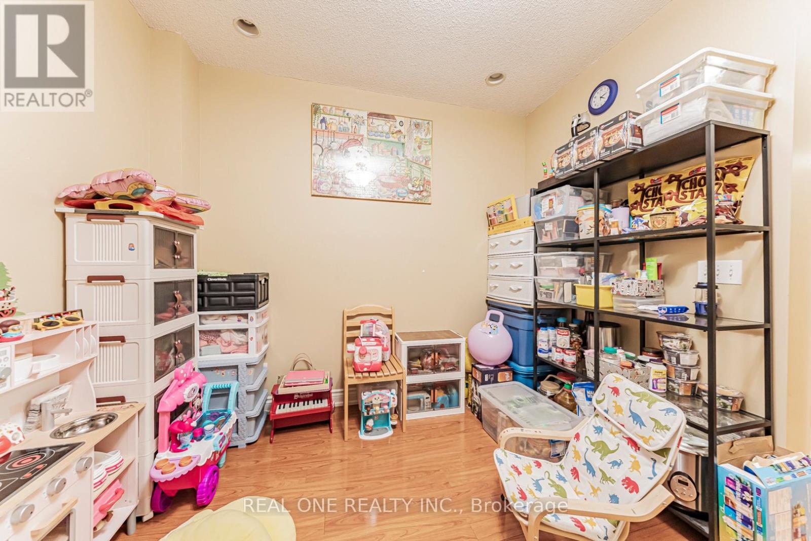 5 - 8 St Moritz Way, Markham, ON - Indoor