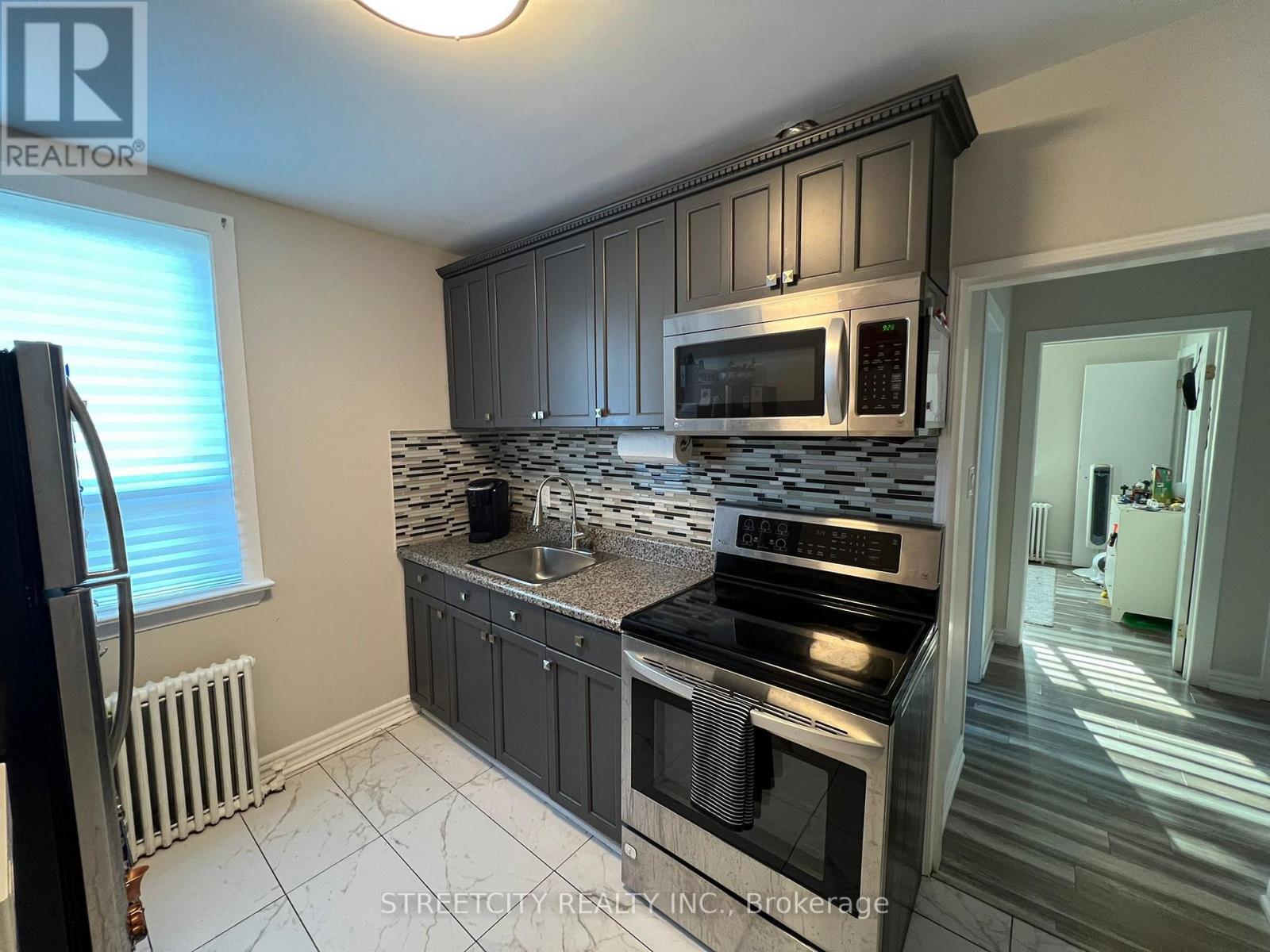 191 Broadway Street, Mississauga, ON - Indoor Photo Showing Kitchen
