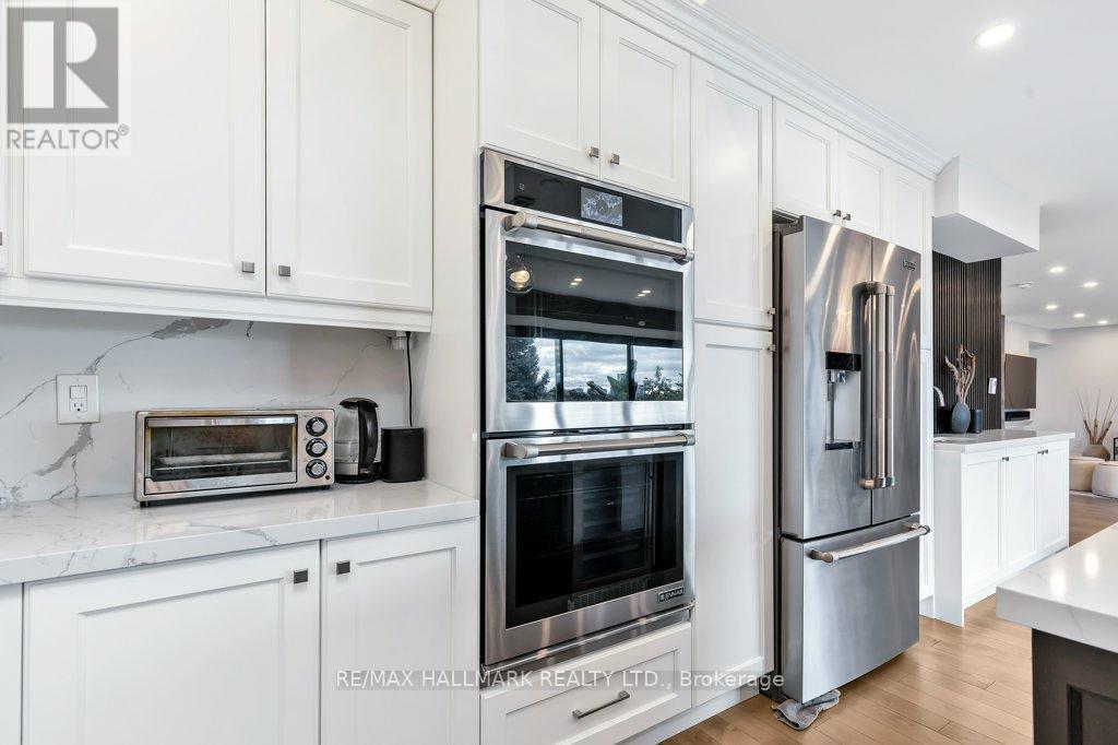 3 Averdon Crescent, Toronto, ON - Indoor Photo Showing Kitchen