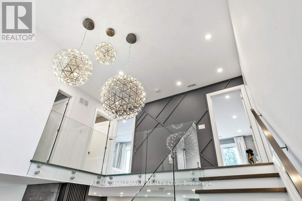 3 Averdon Crescent, Toronto, ON - Indoor Photo Showing Other Room