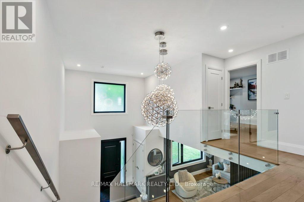 3 Averdon Crescent, Toronto, ON - Indoor Photo Showing Other Room