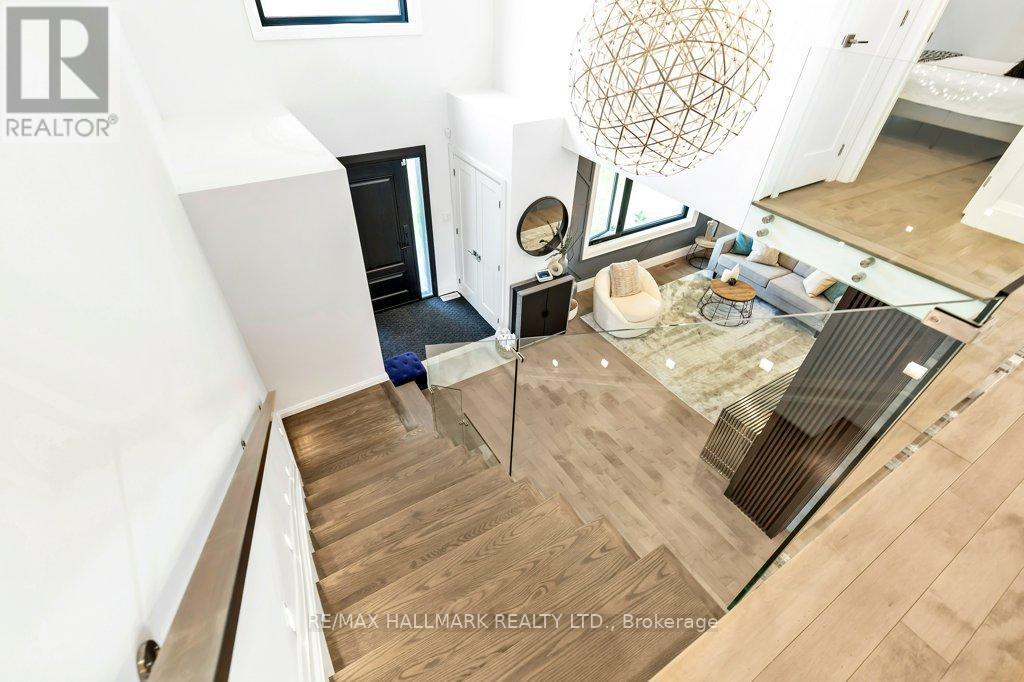 3 Averdon Crescent, Toronto, ON - Indoor Photo Showing Other Room