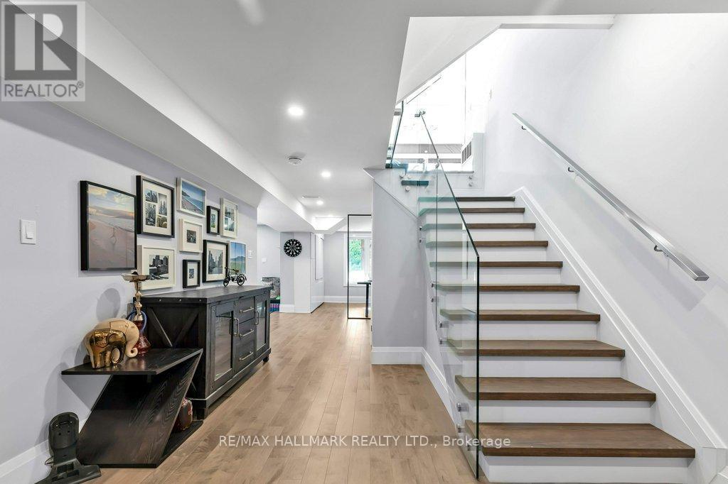 3 Averdon Crescent, Toronto, ON - Indoor Photo Showing Other Room