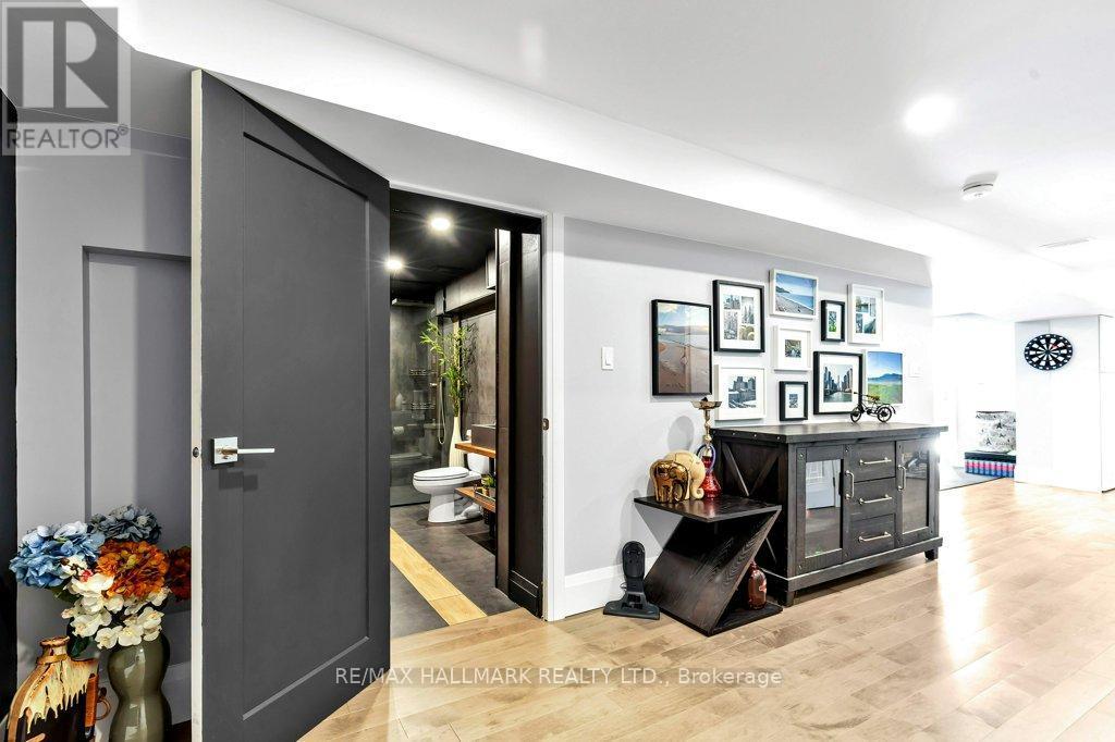3 Averdon Crescent, Toronto, ON - Indoor Photo Showing Other Room
