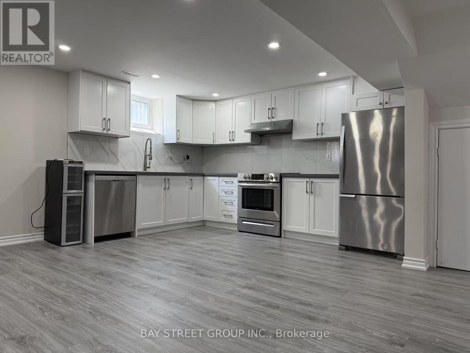Bsmt-4 Robinson Street, Markham, ON - Indoor Photo Showing Kitchen With Upgraded Kitchen