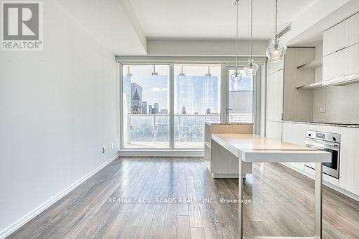 1510 - 197 Yonge Street, Toronto, ON - Indoor Photo Showing Other Room