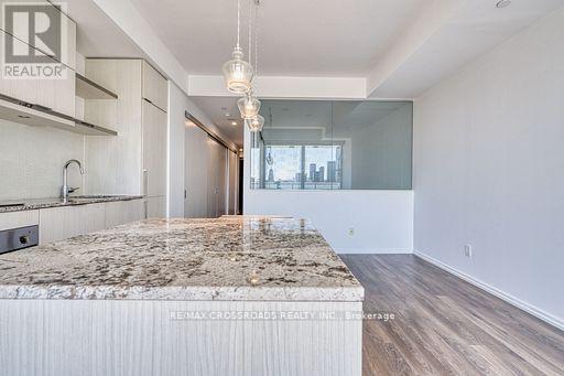1510 - 197 Yonge Street, Toronto, ON - Indoor Photo Showing Kitchen With Upgraded Kitchen