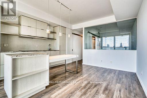 1510 - 197 Yonge Street, Toronto, ON - Indoor Photo Showing Kitchen