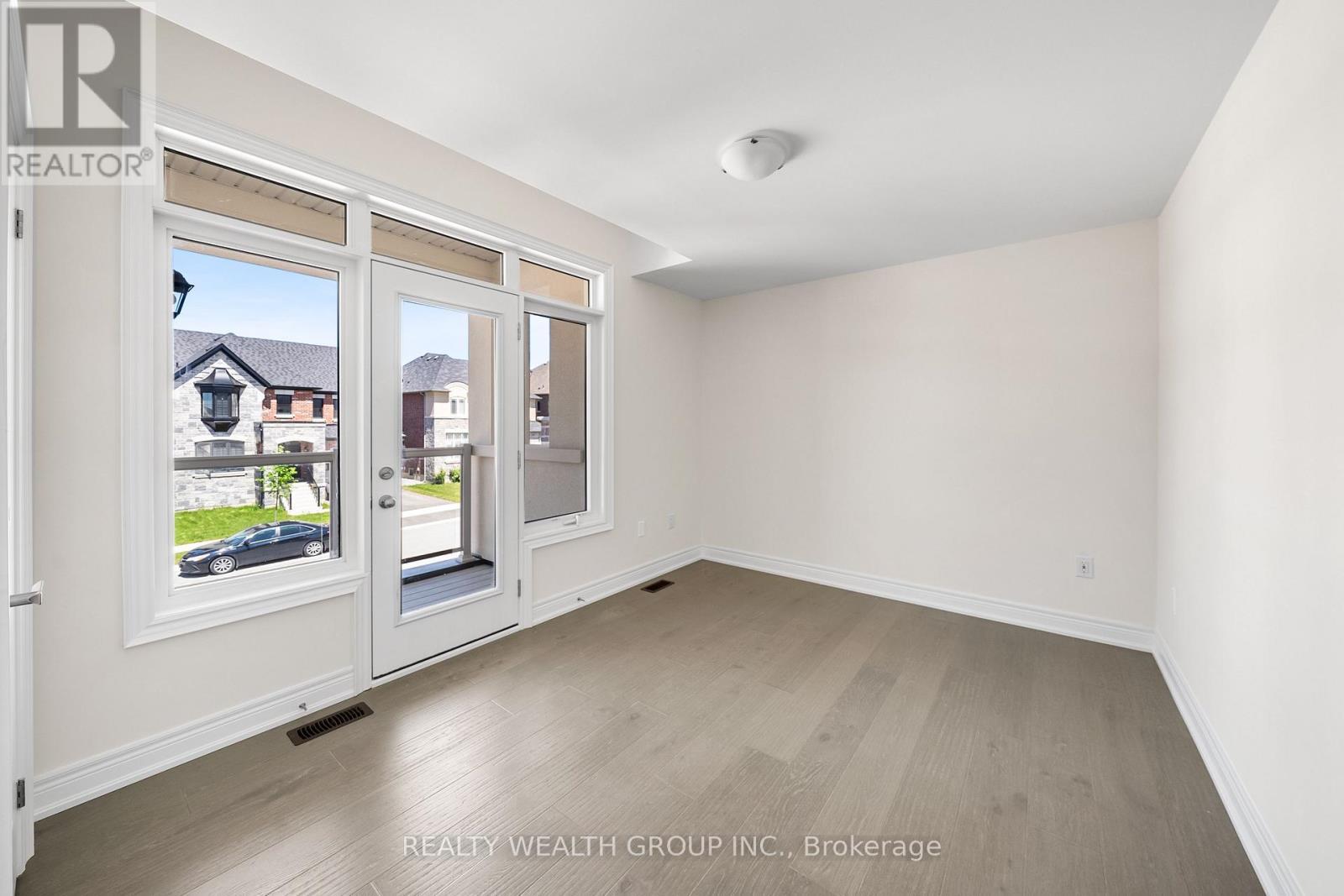 261 Seaview Heights, East Gwillimbury, ON - Indoor Photo Showing Other Room