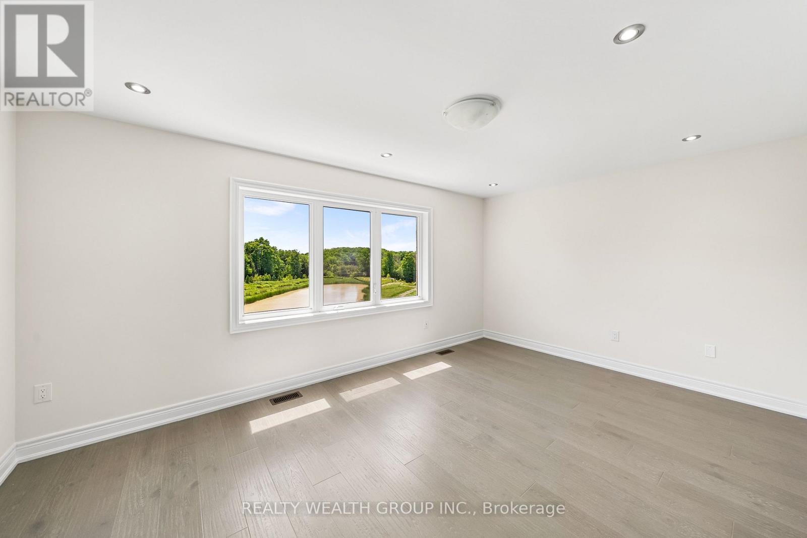 261 Seaview Heights, East Gwillimbury, ON - Indoor Photo Showing Other Room
