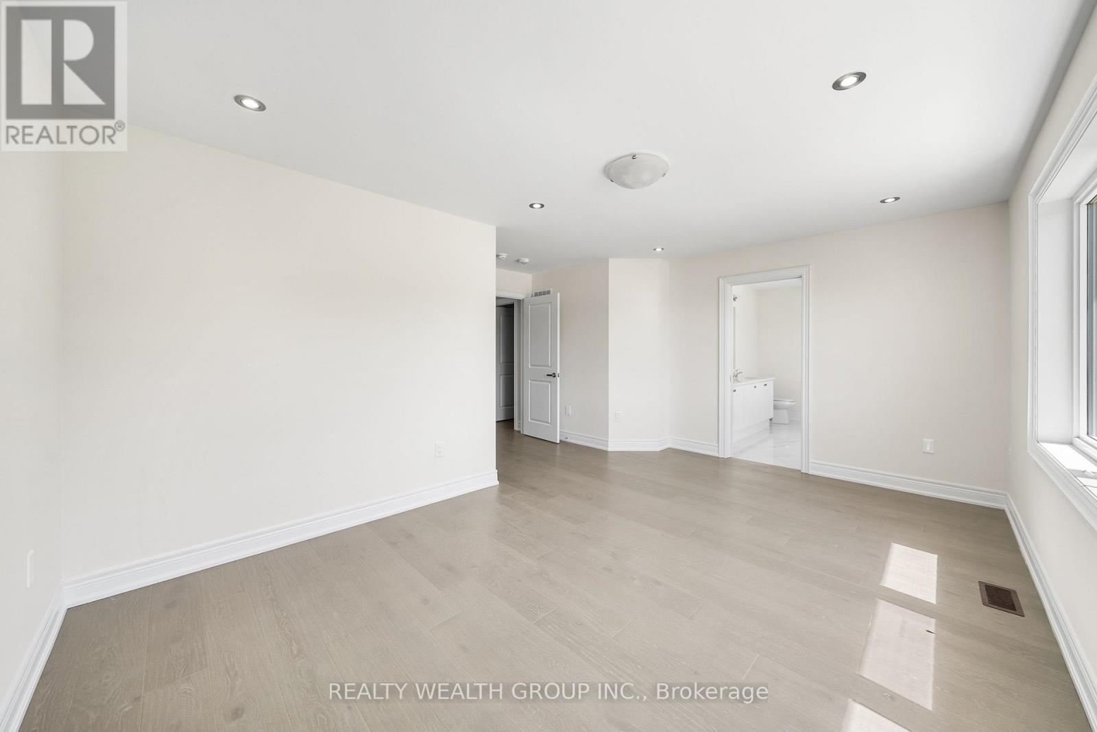 261 Seaview Heights, East Gwillimbury, ON - Indoor Photo Showing Other Room