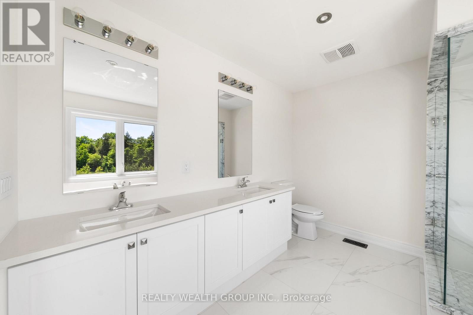 261 Seaview Heights, East Gwillimbury, ON - Indoor Photo Showing Bathroom