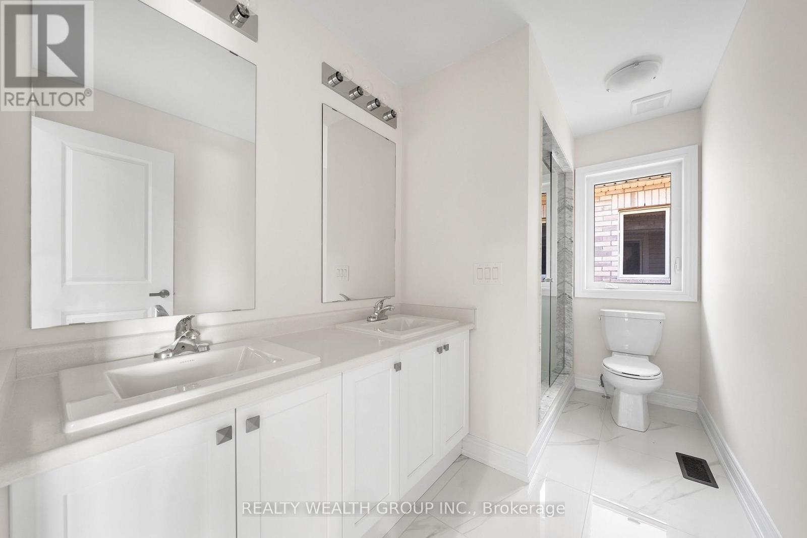 261 Seaview Heights, East Gwillimbury, ON - Indoor Photo Showing Bathroom