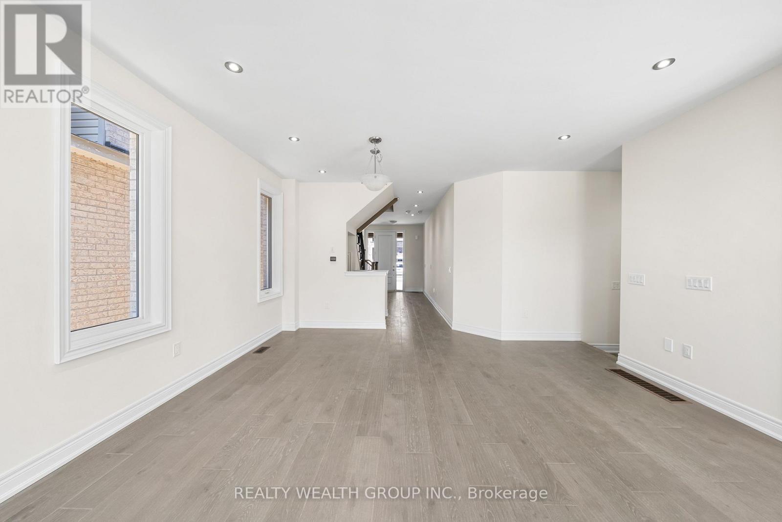 261 Seaview Heights, East Gwillimbury, ON - Indoor Photo Showing Other Room