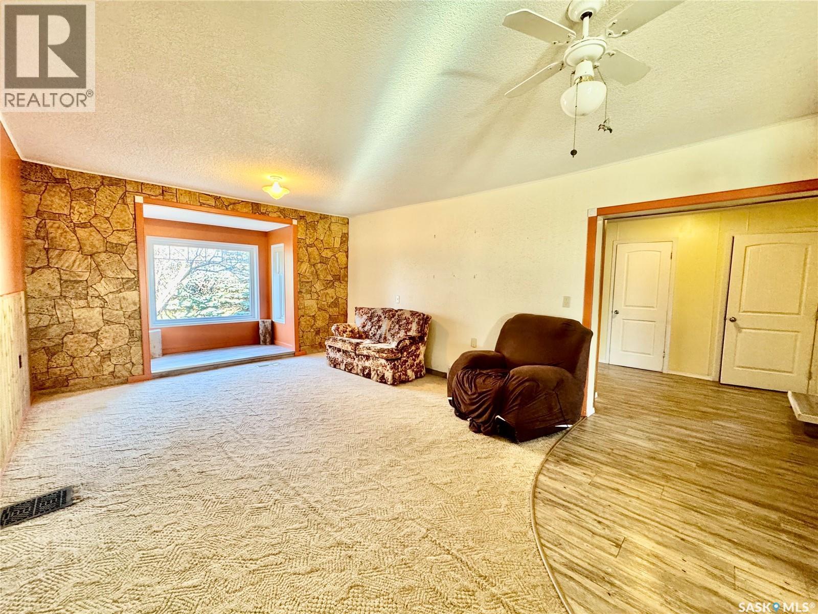 Neufeld Spalding Acreage, Spalding Rm No. 368, SK - Indoor