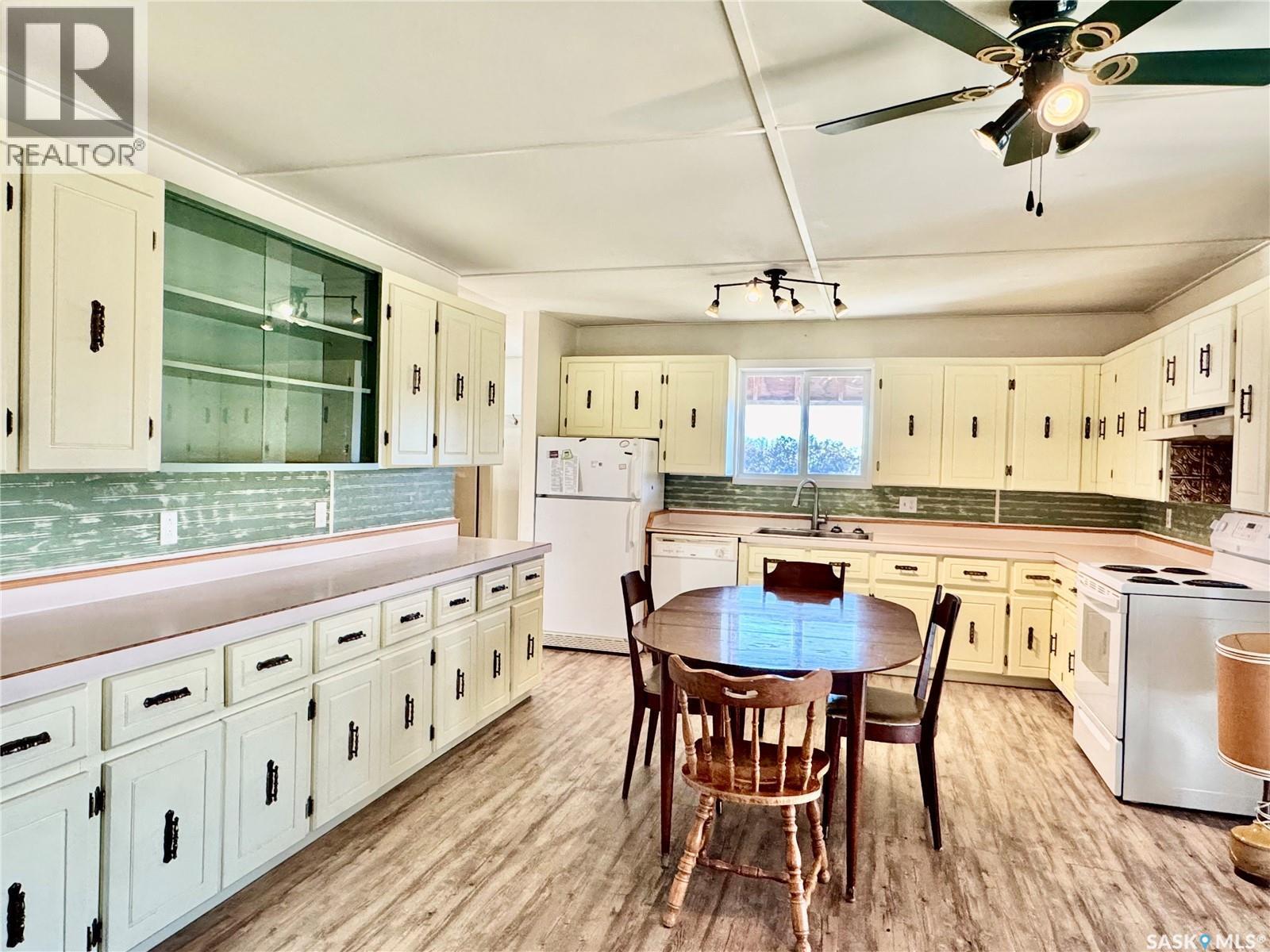 Neufeld Spalding Acreage, Spalding Rm No. 368, SK - Indoor Photo Showing Kitchen