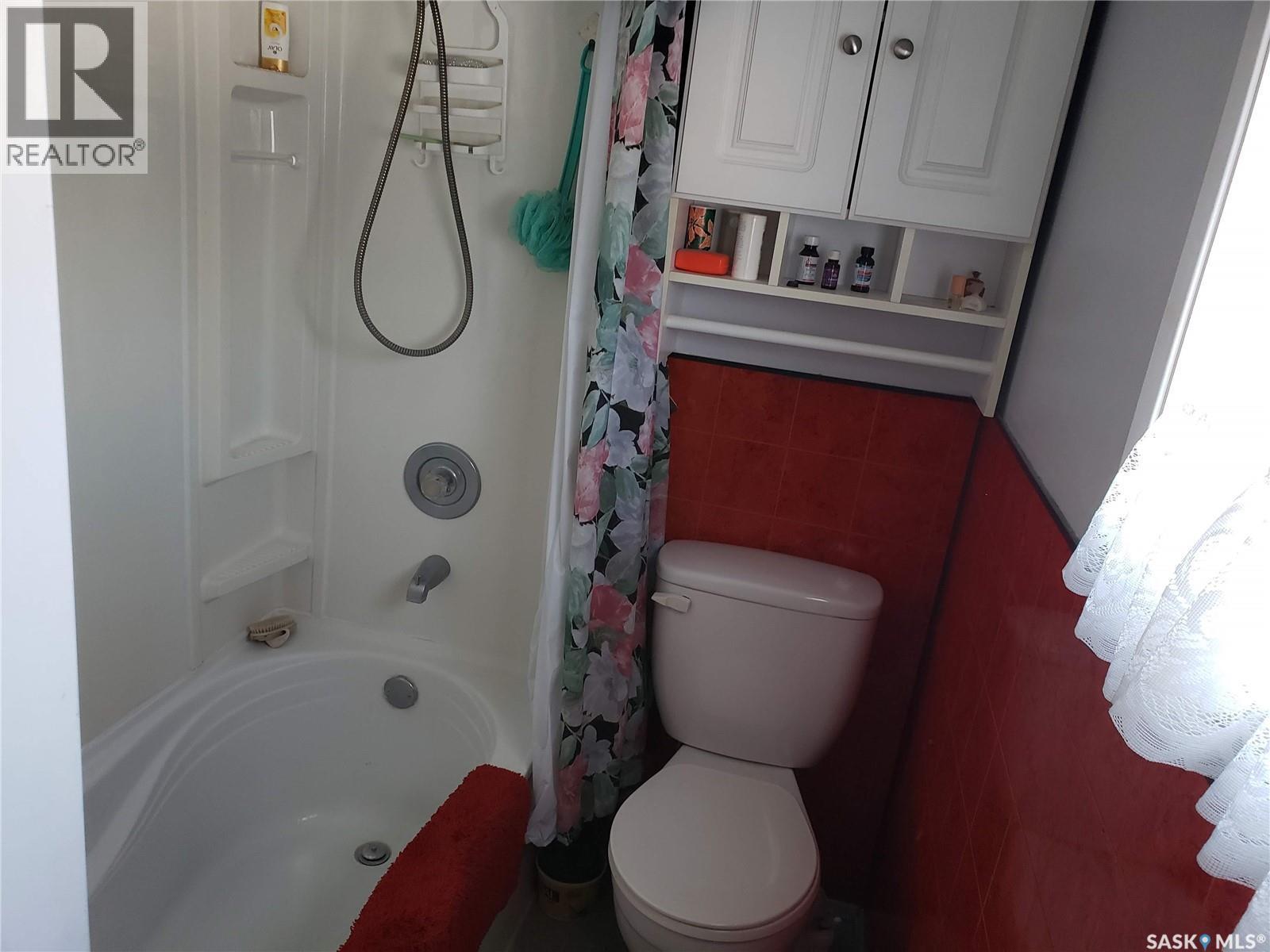 Neufeld Spalding Acreage, Spalding Rm No. 368, SK - Indoor Photo Showing Bathroom