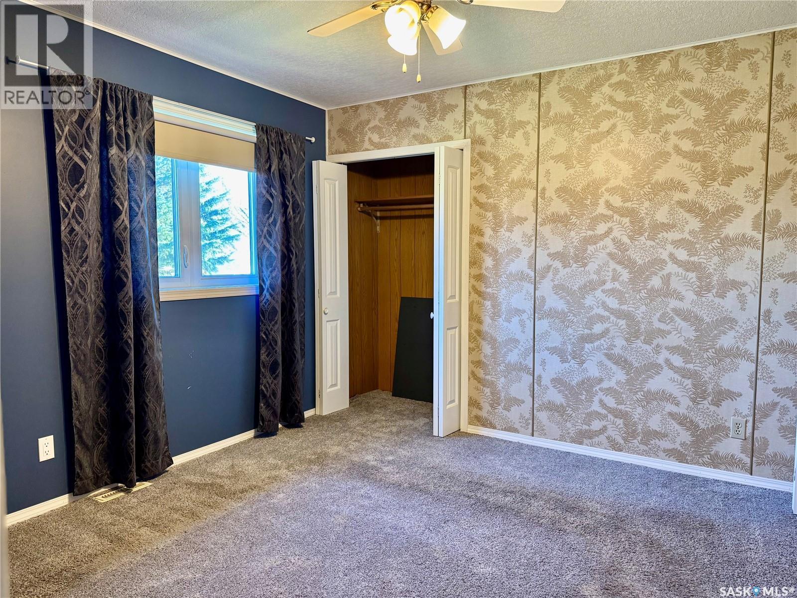 Neufeld Spalding Acreage, Spalding Rm No. 368, SK - Indoor