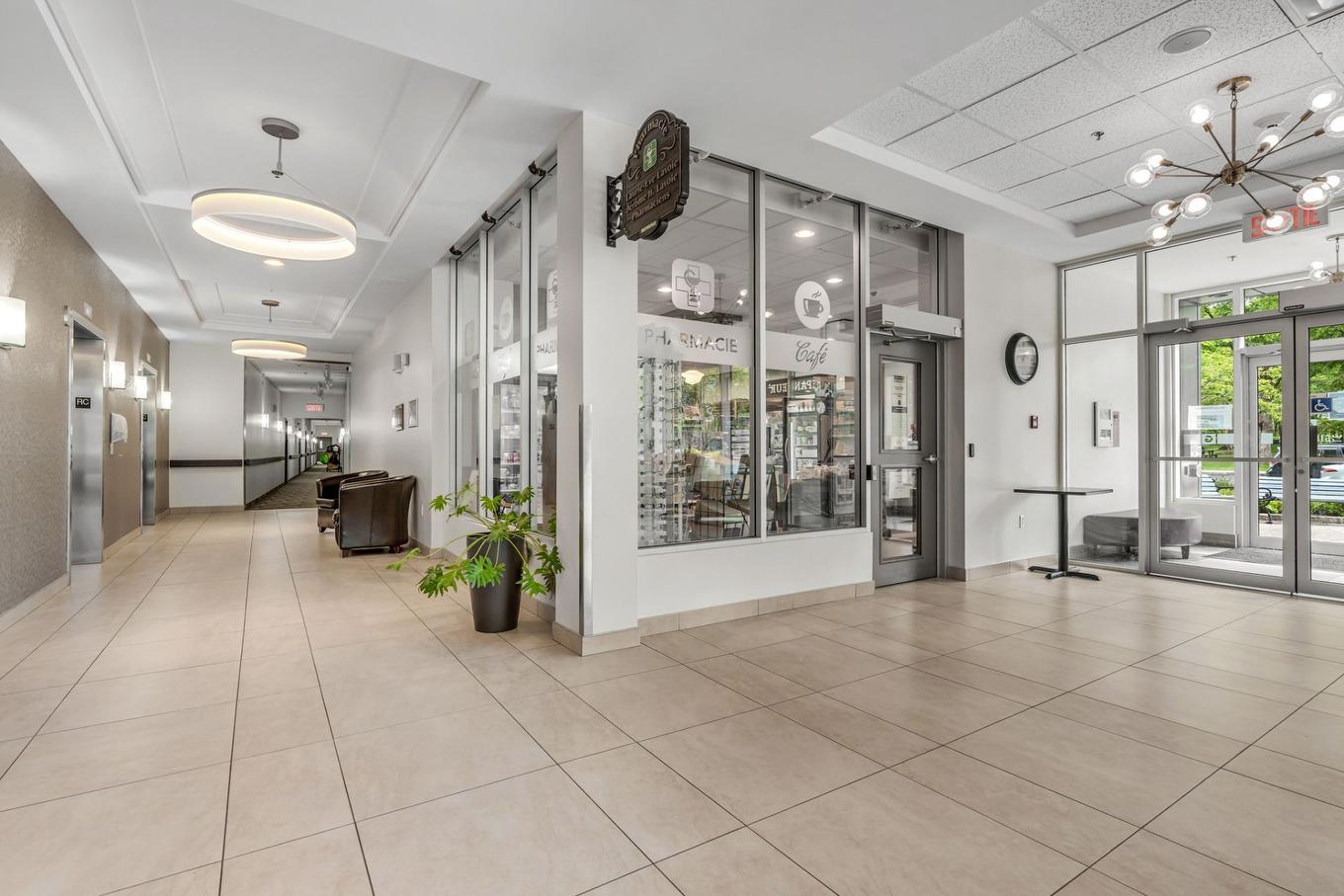 Common room - 1102-1300 Ch. Ste-Foy, Québec (La Cité-Limoilou), QC - Indoor Photo Showing Other Room