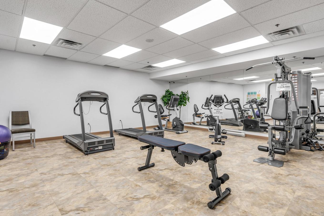 Exercise room - 1102-1300 Ch. Ste-Foy, Québec (La Cité-Limoilou), QC - Indoor Photo Showing Gym Room