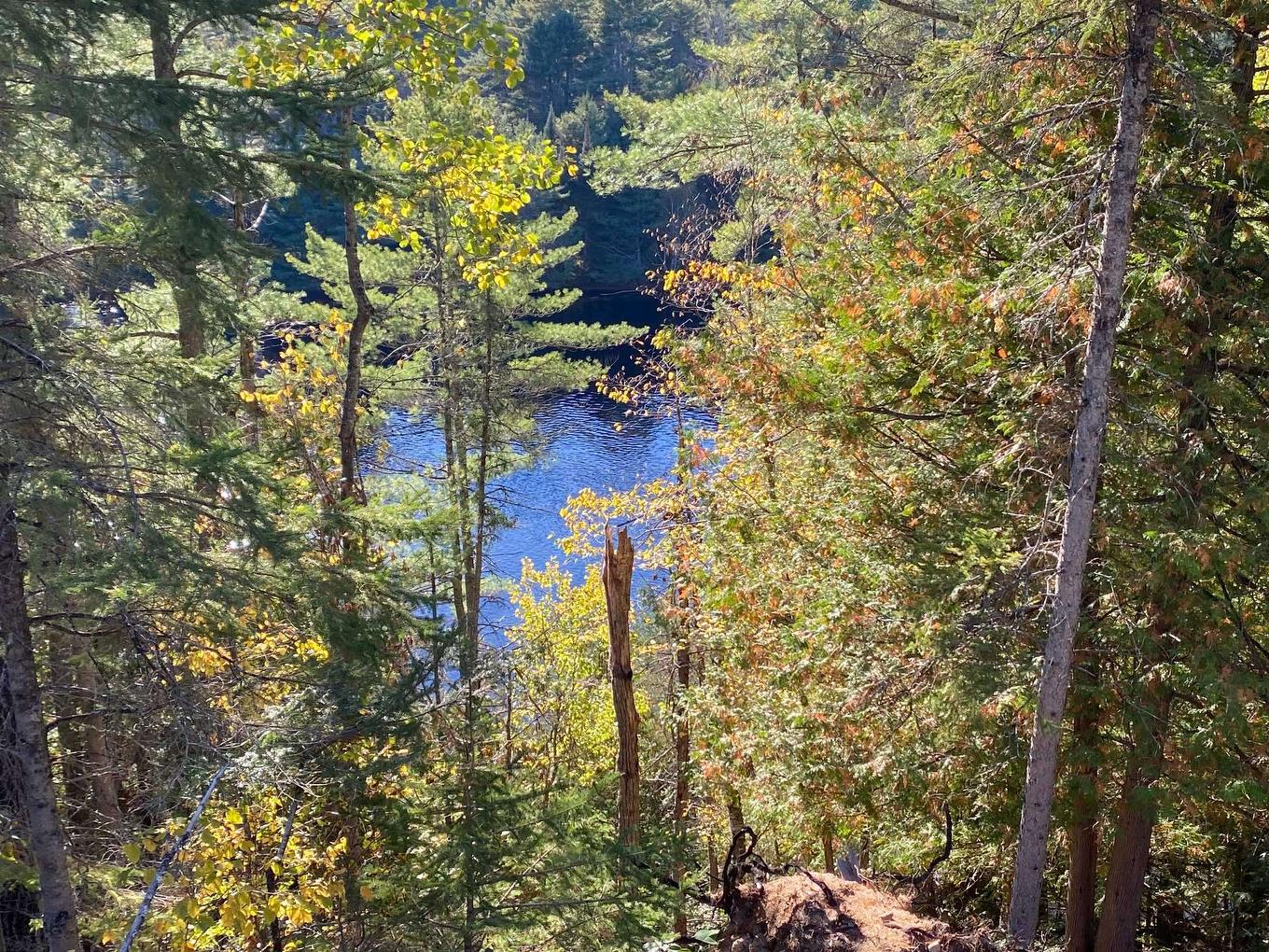Vue sur l'eau - Ch. Kelly, Lac-Sainte-Marie, QC